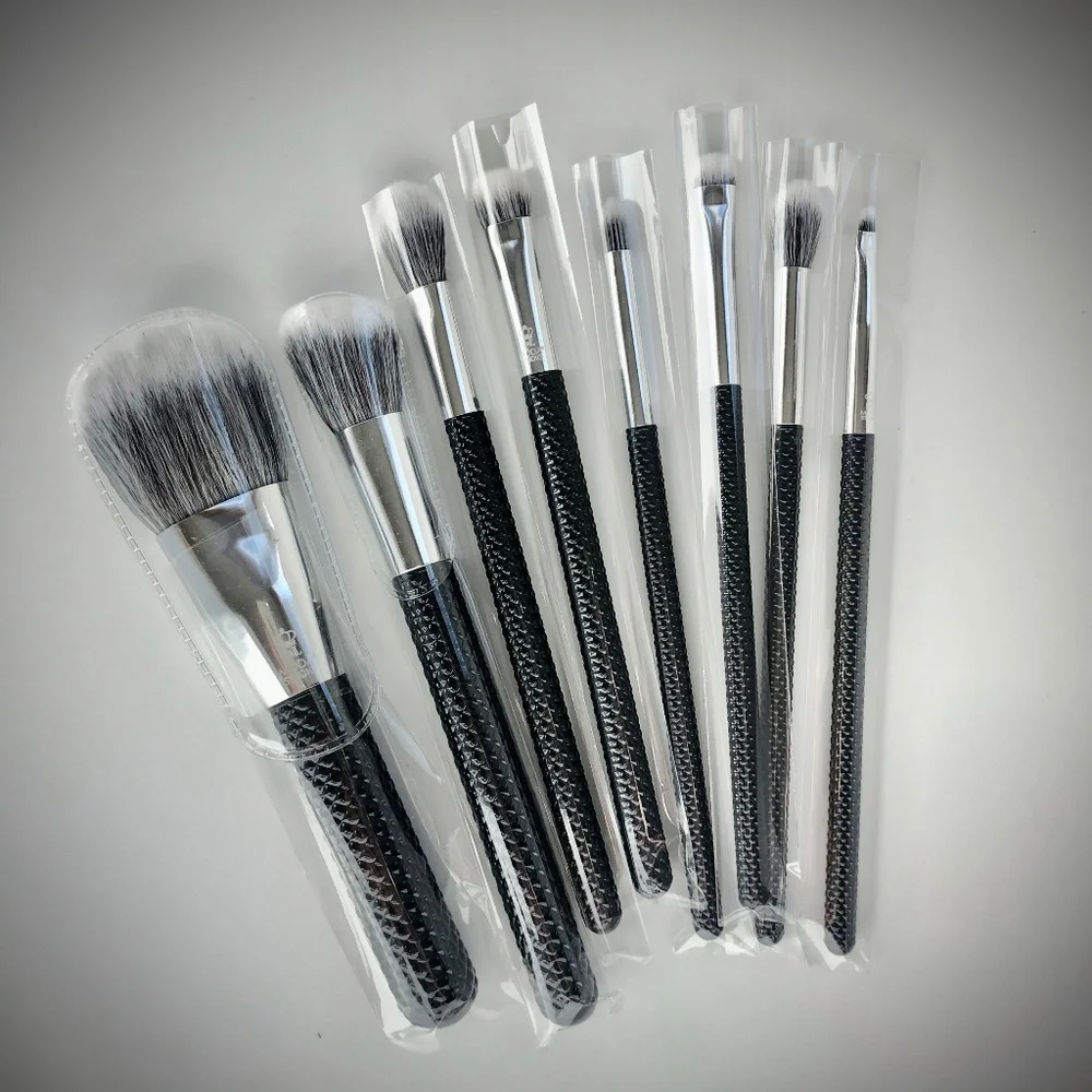 MODA Studio NWT 8Pc Pro Glam Brush Set